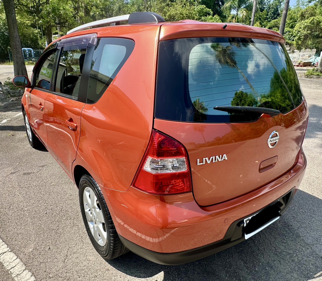 2011年 Nissan Livina 1.6 中古車照片 - Orange Garage
