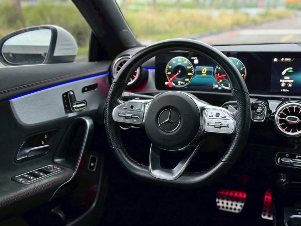 2021年 Mercedes-Benz CLA 250 AMG 4Matic 中古車照片 - Orange Garage