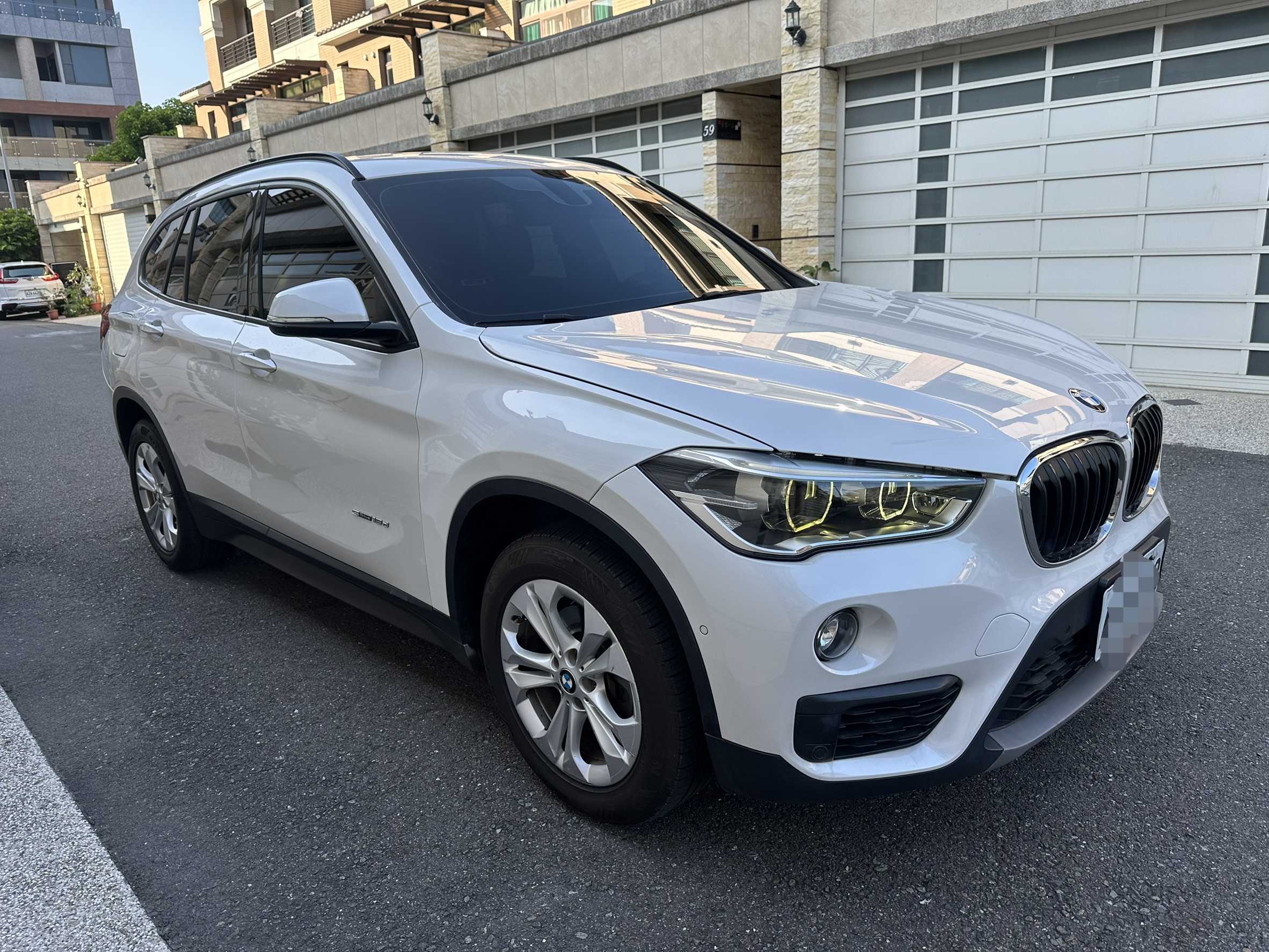 2016年 BMW X1 sDrive18d 中古車照片 - Orange Garage