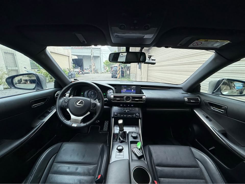 2013年 Lexus IS300h F-SPORT 中古車照片 - Orange Garage