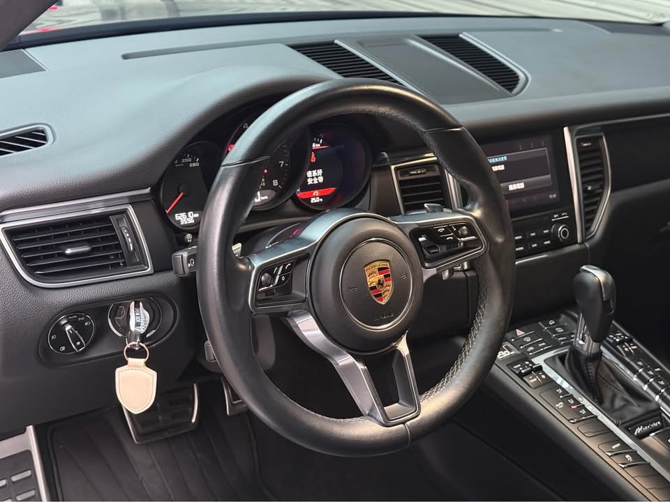 2017年 Porsche Macan 2.0 白金版 中古車照片 - Orange Garage