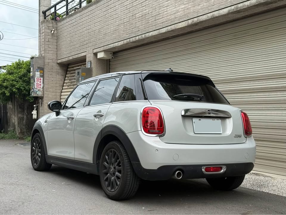 2020年 Mini Hatch Cooper 5D 中古車照片 - Orange Garage