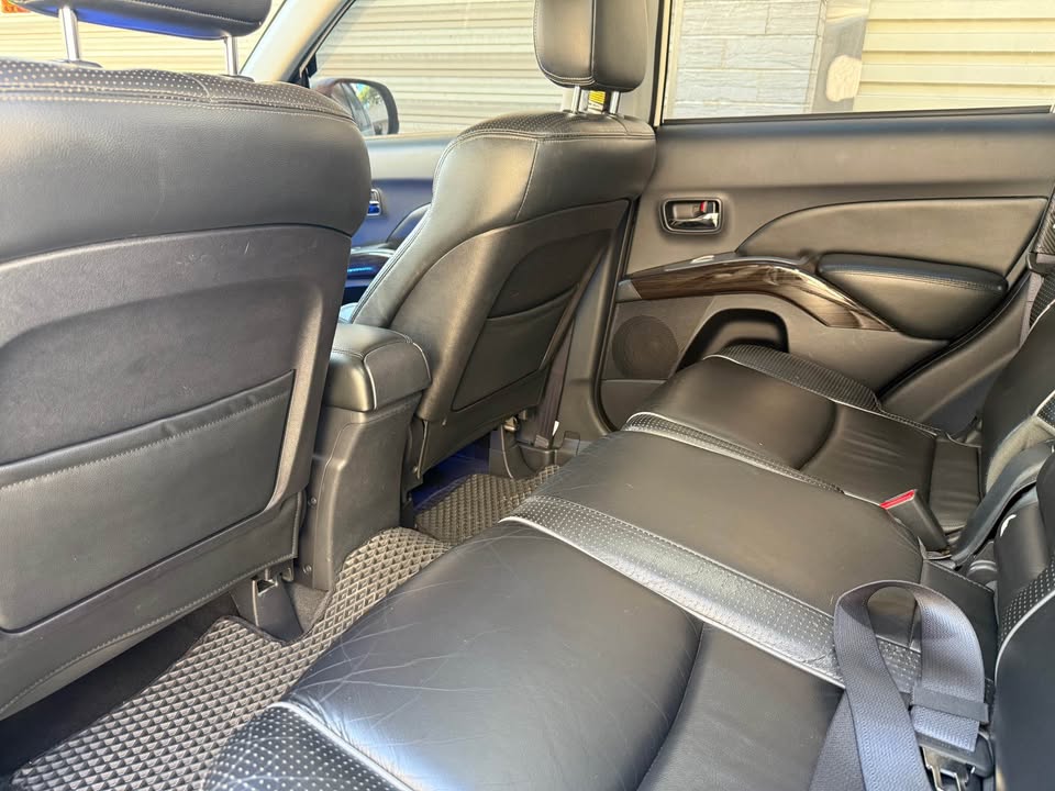 2010年 Mitsubishi Outlander 尊貴型 中古車照片 - Orange Garage