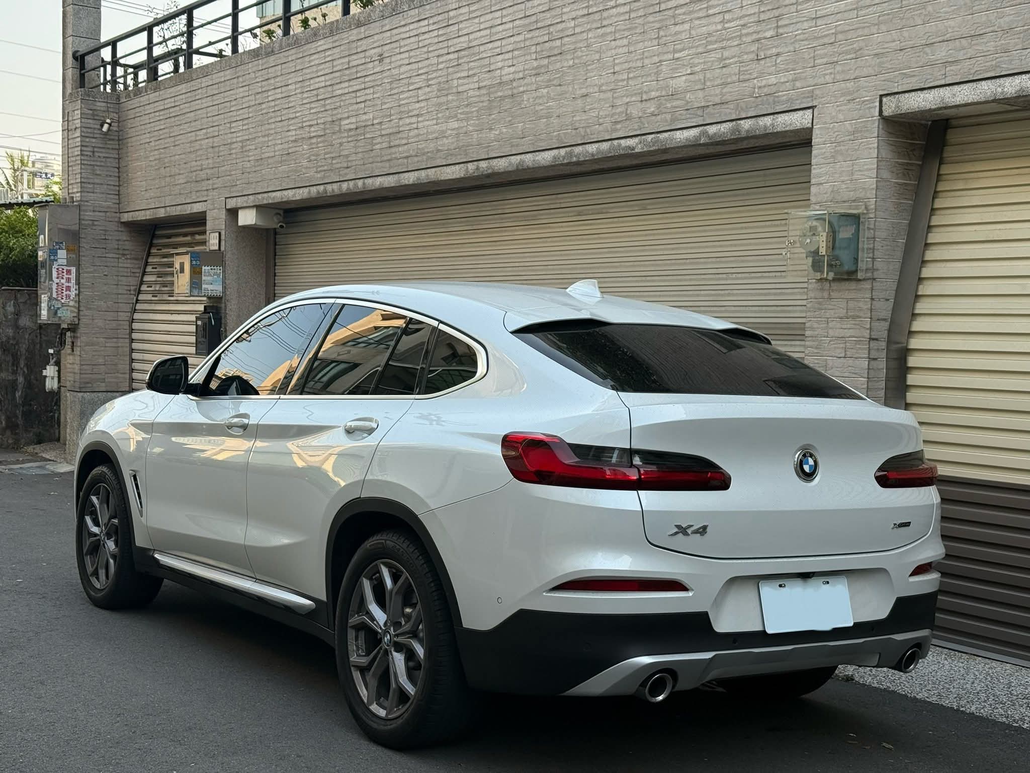 2020年 BMW X4 20i xDrive 中古車照片 - Orange Garage