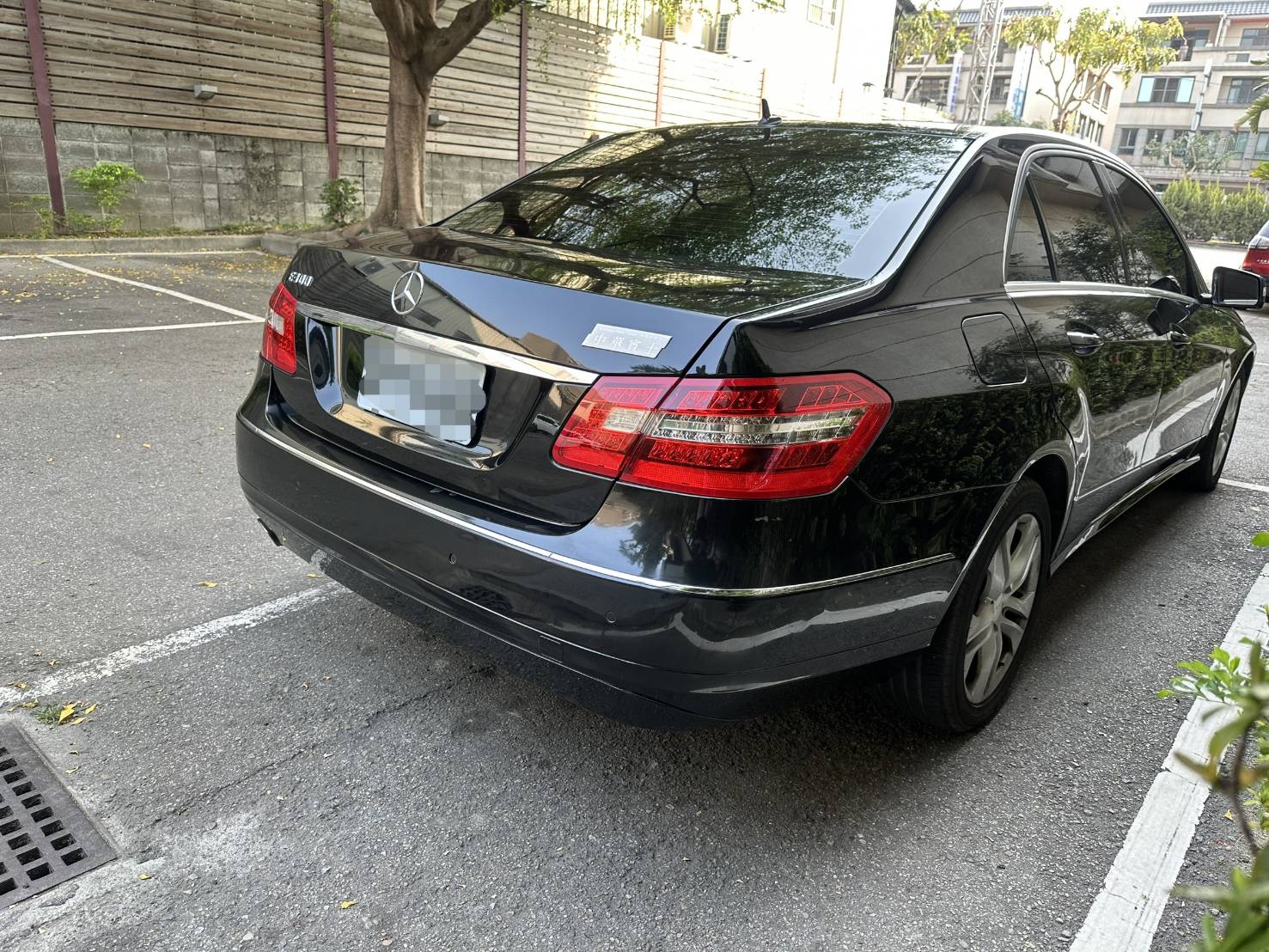 2011年 Mercedes-Benz E-Class E250 中古車照片 - Orange Garage