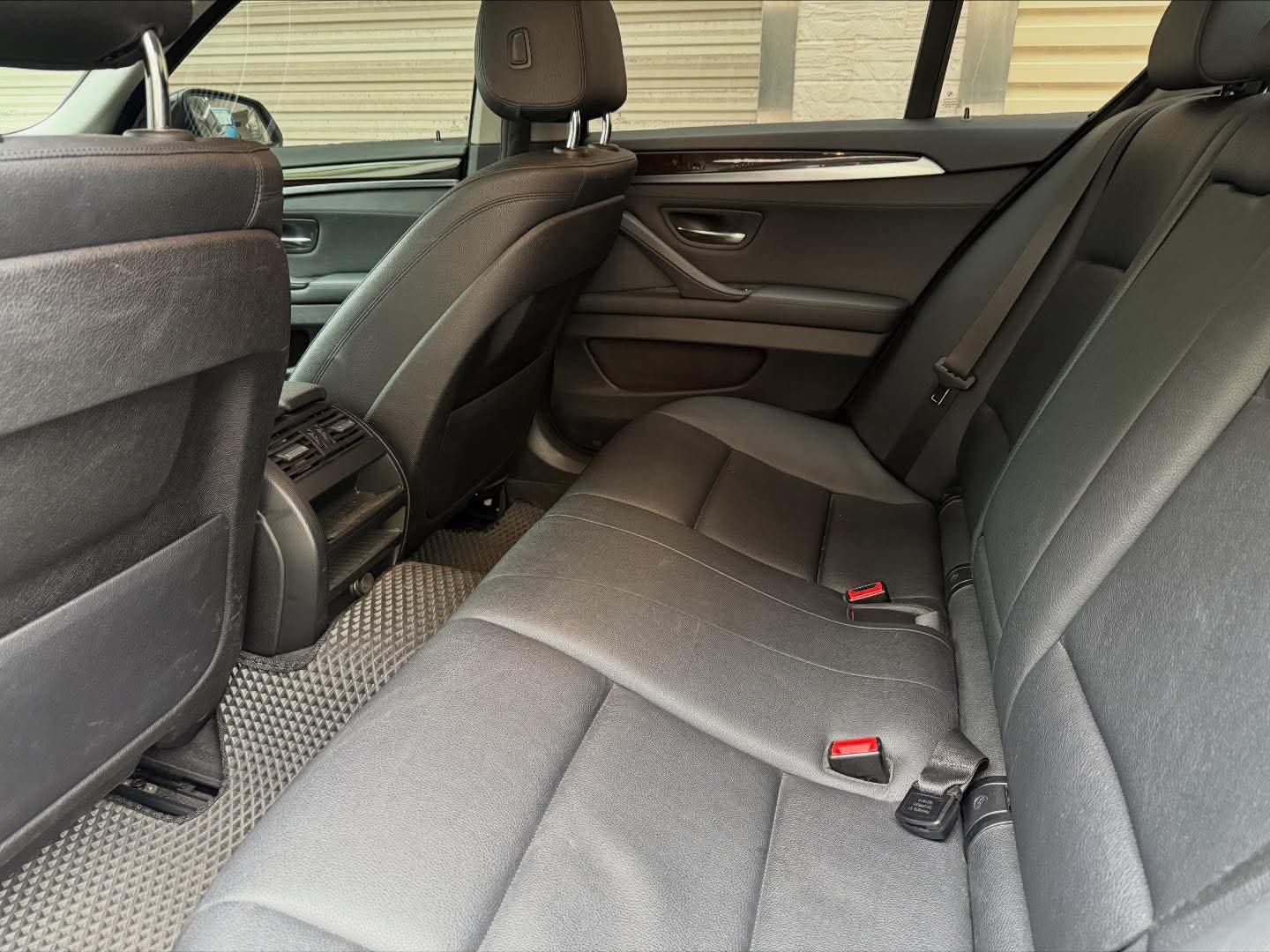 2014年 BMW 5 Series 528I 中古車照片 - Orange Garage