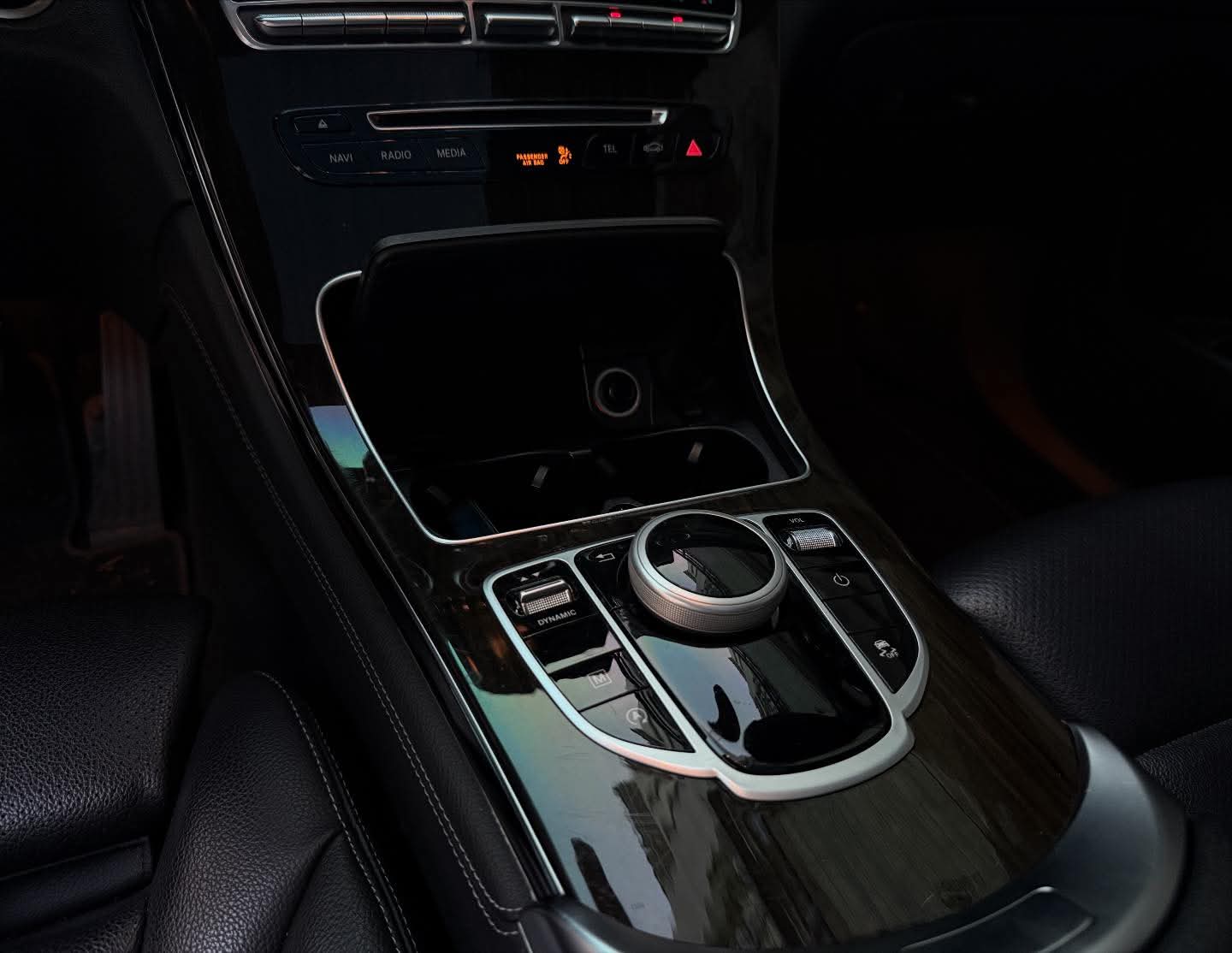 2018年 Mercedes-Benz GLC 300 中古車照片 - Orange Garage