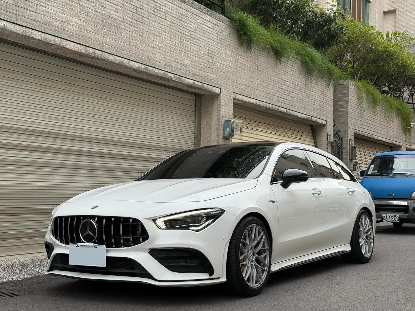 2019年 Mercedes-Benz CLA 35 AMG Shooting Brake 中古車照片 - Orange Garage