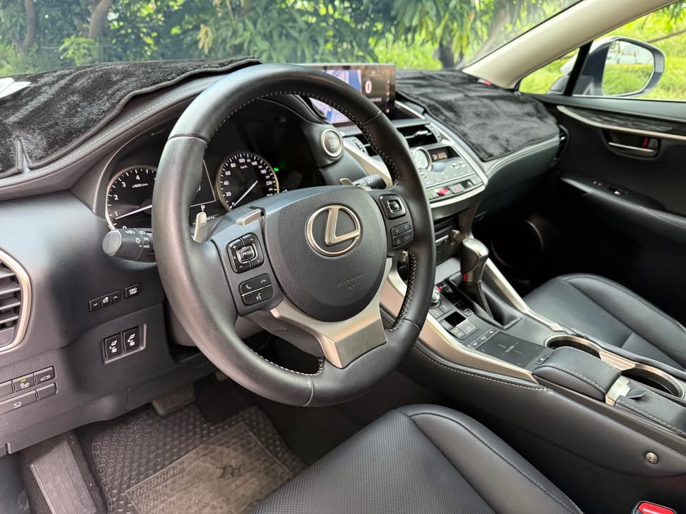 2020年 Lexus NX300 旗艦版 中古車照片 - Orange Garage