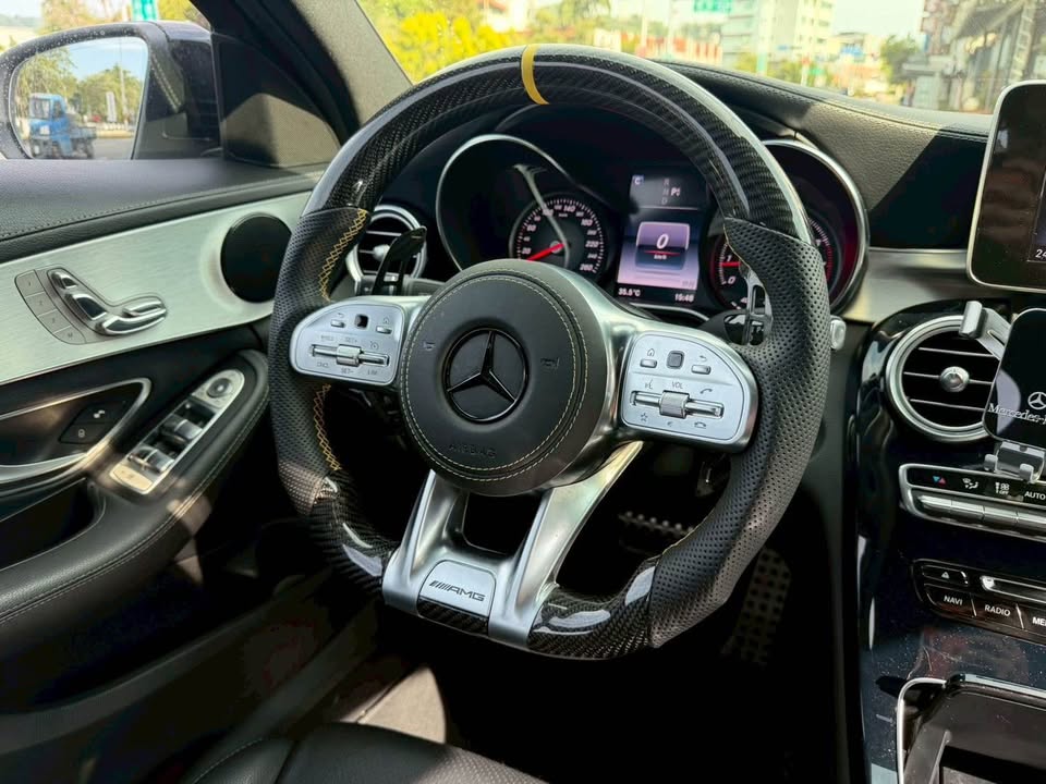 2016年 Mercedes-Benz C-Class C250 AMG 中古車照片 - Orange Garage