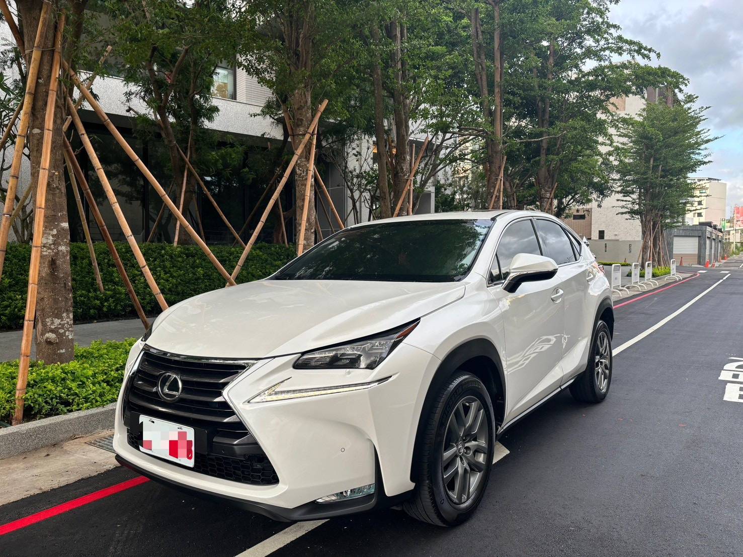2015年 Lexus NX200t 中古車照片 - 澄色車庫