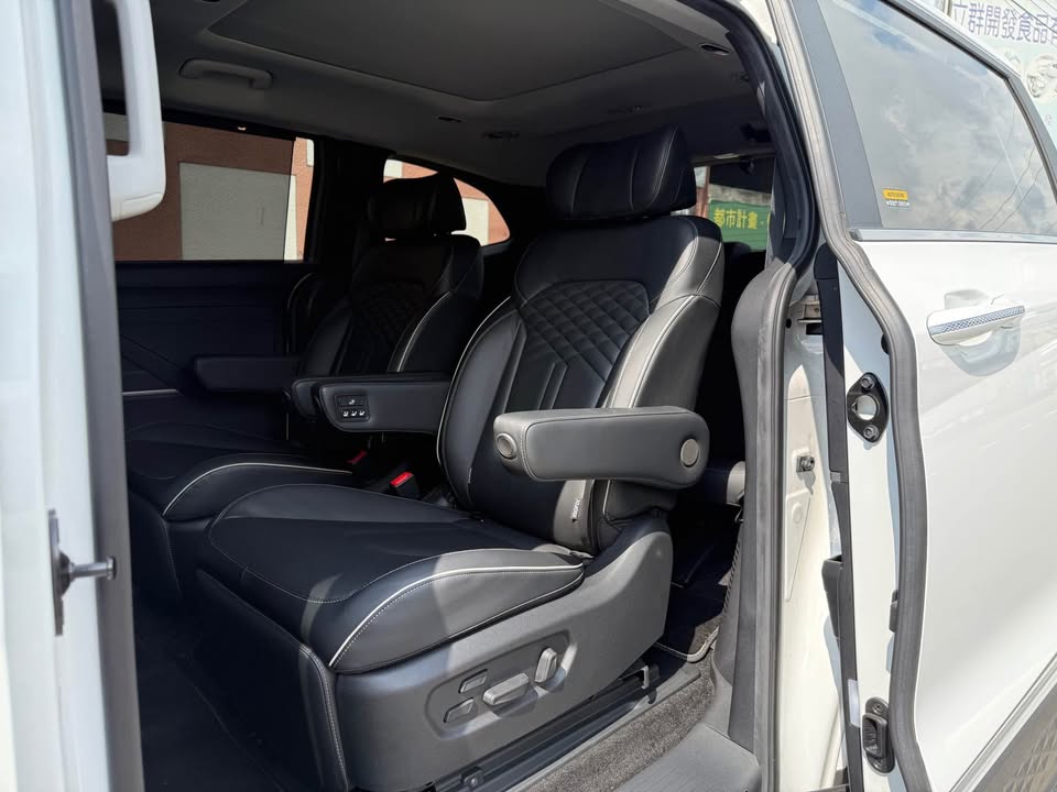 2023年 Hyundai Custin GLT-B VIP 中古車照片 - Orange Garage