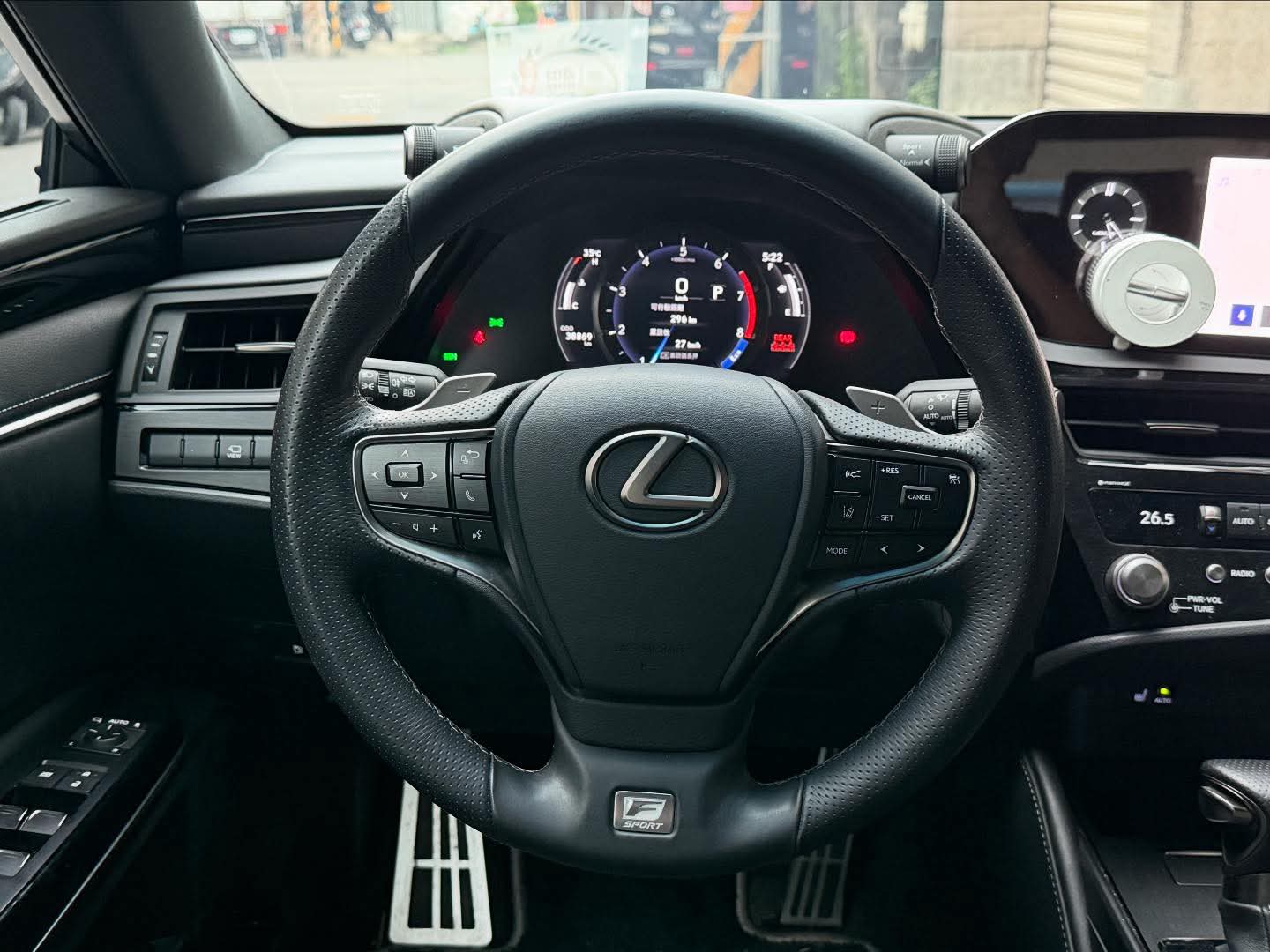 2022年 Lexus ES250 F-Sport 中古車照片 - Orange Garage