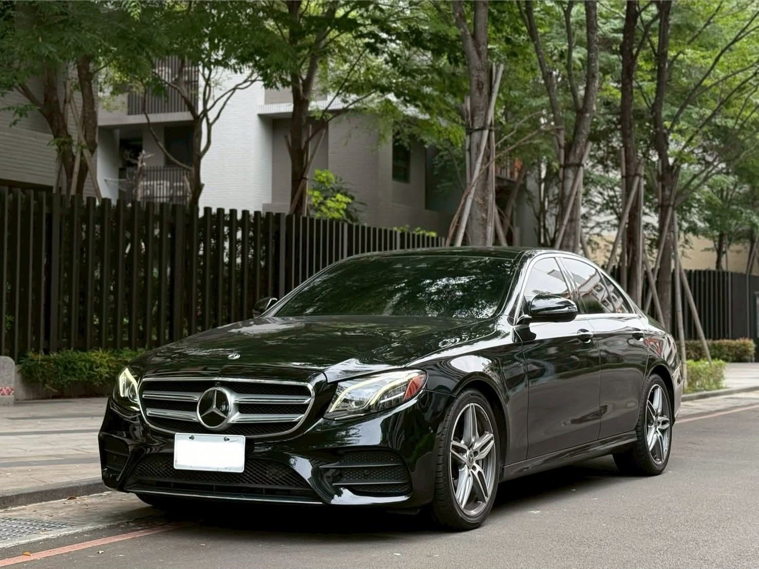 2019年 Mercedes-Benz E-Class E350 AMG 4MATIC 中古車照片 - Orange Garage
