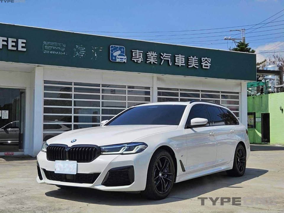 2021年 BMW 5 Series 530i Touring M-sport 中古車照片 - Orange Garage