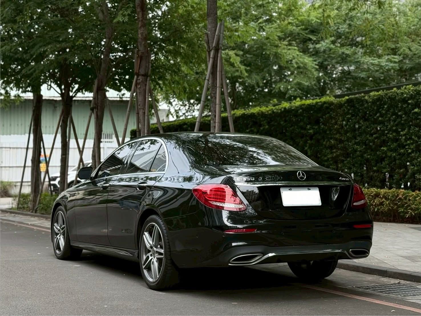2019年 Mercedes-Benz E-Class E350 AMG 4MATIC 中古車照片 - Orange Garage