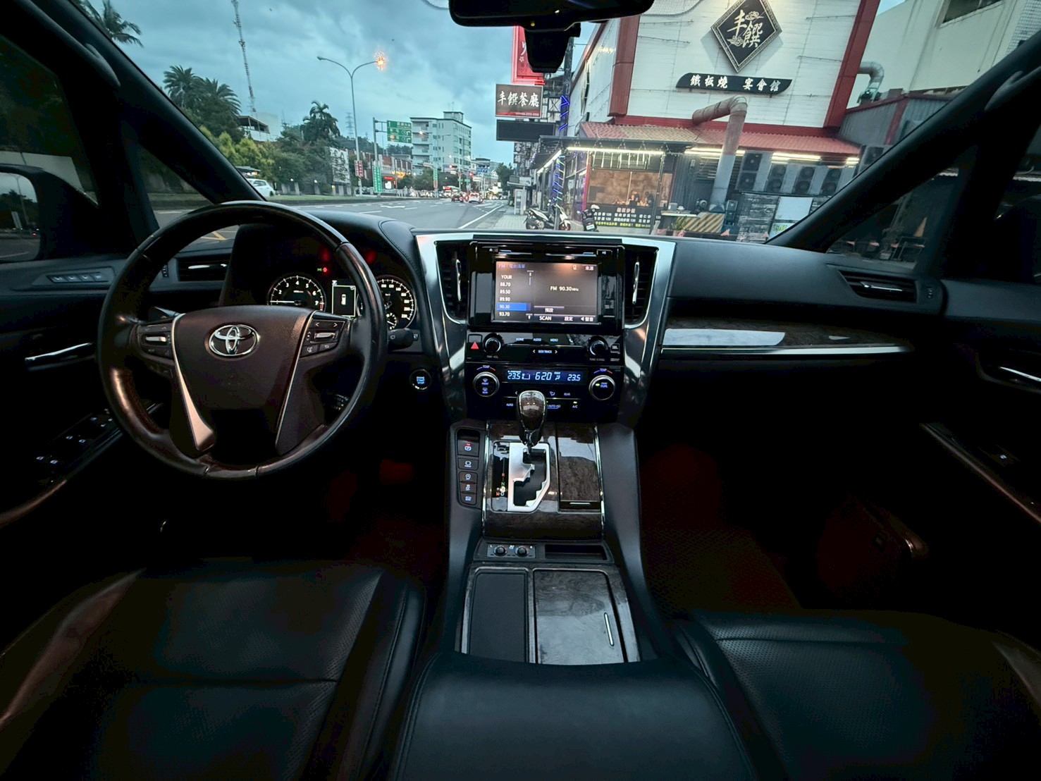 2019年 Toyota Alphard 3.5 中古車照片 - Orange Garage