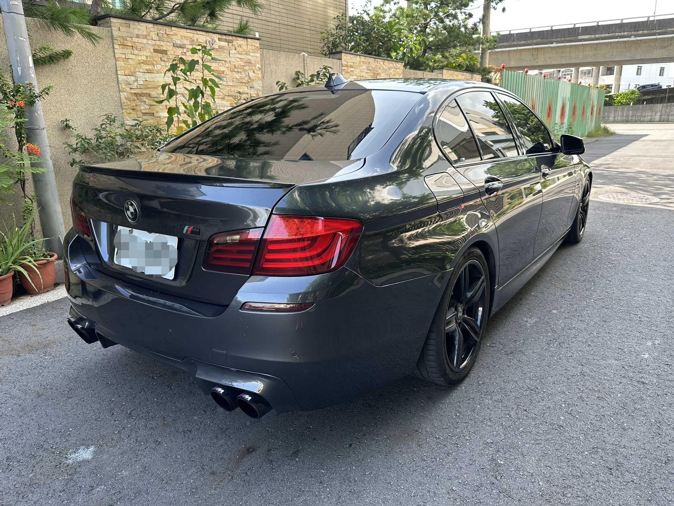 2011年 BMW 5 Series 535i M版 中古車照片 - 澄色車庫
