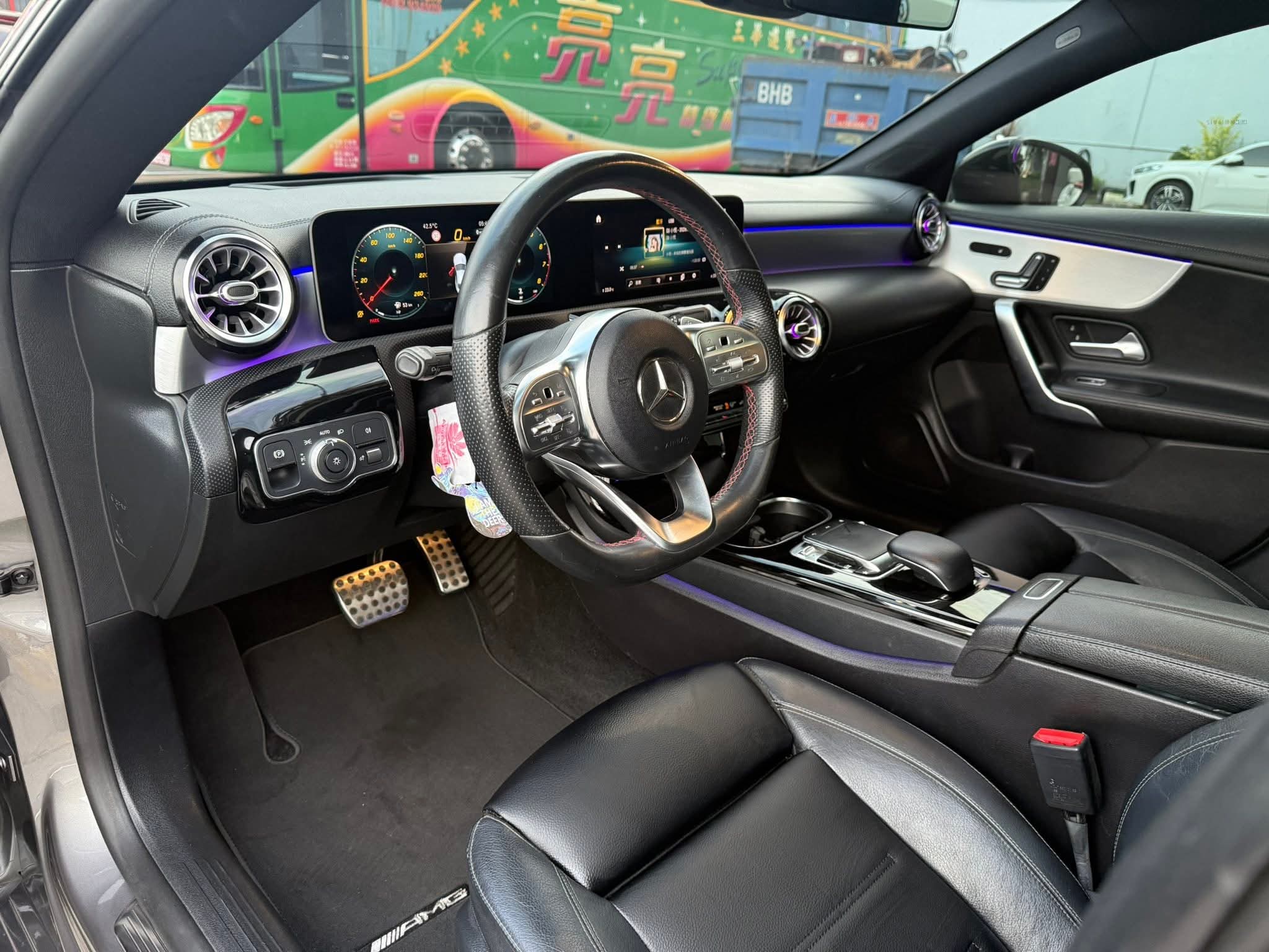 2019年 Mercedes-Benz CLA 250 AMG 中古車照片 - Orange Garage