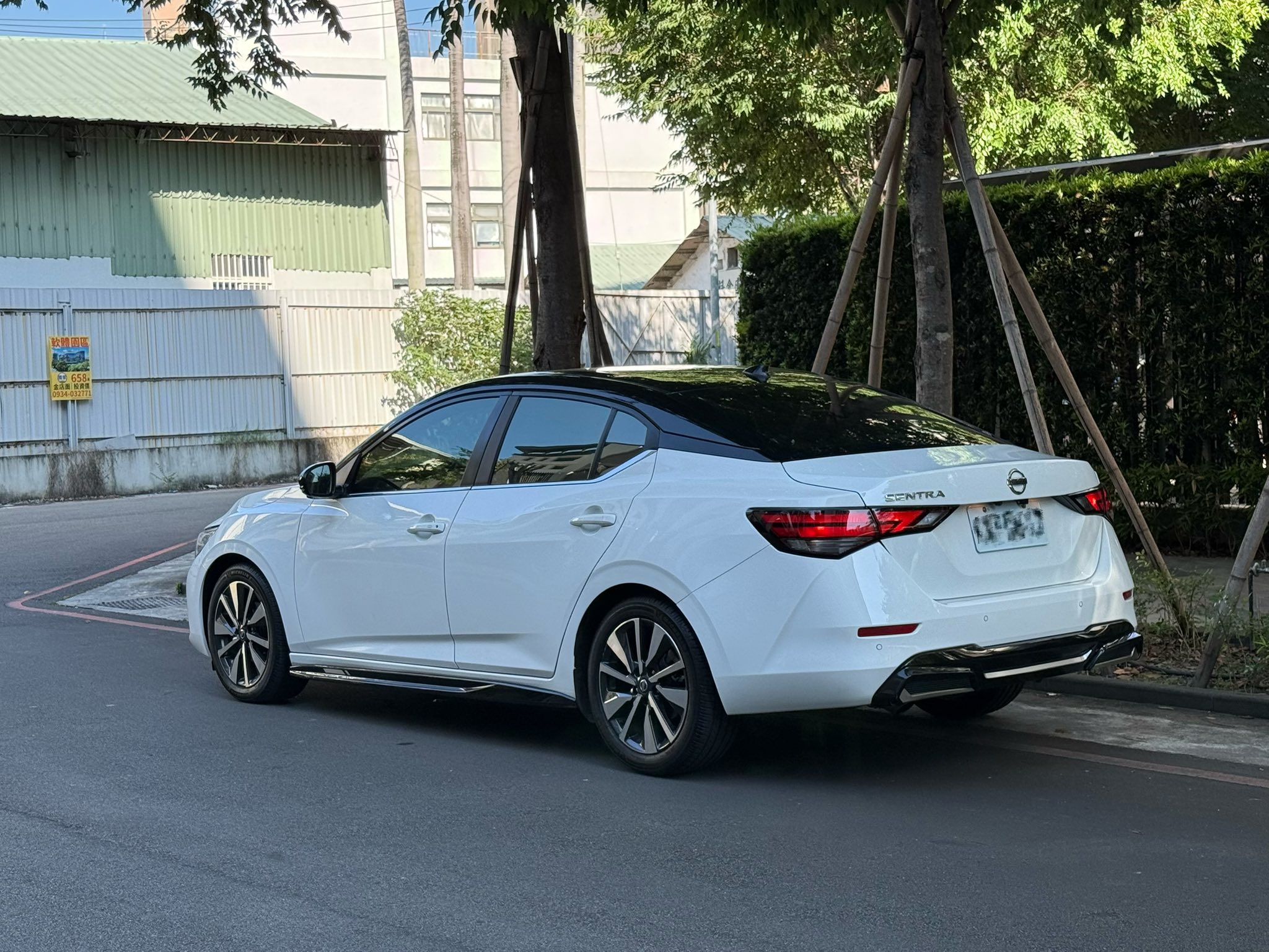2021年 Nissan Sentra 尊爵智駕版 中古車照片 - Orange Garage
