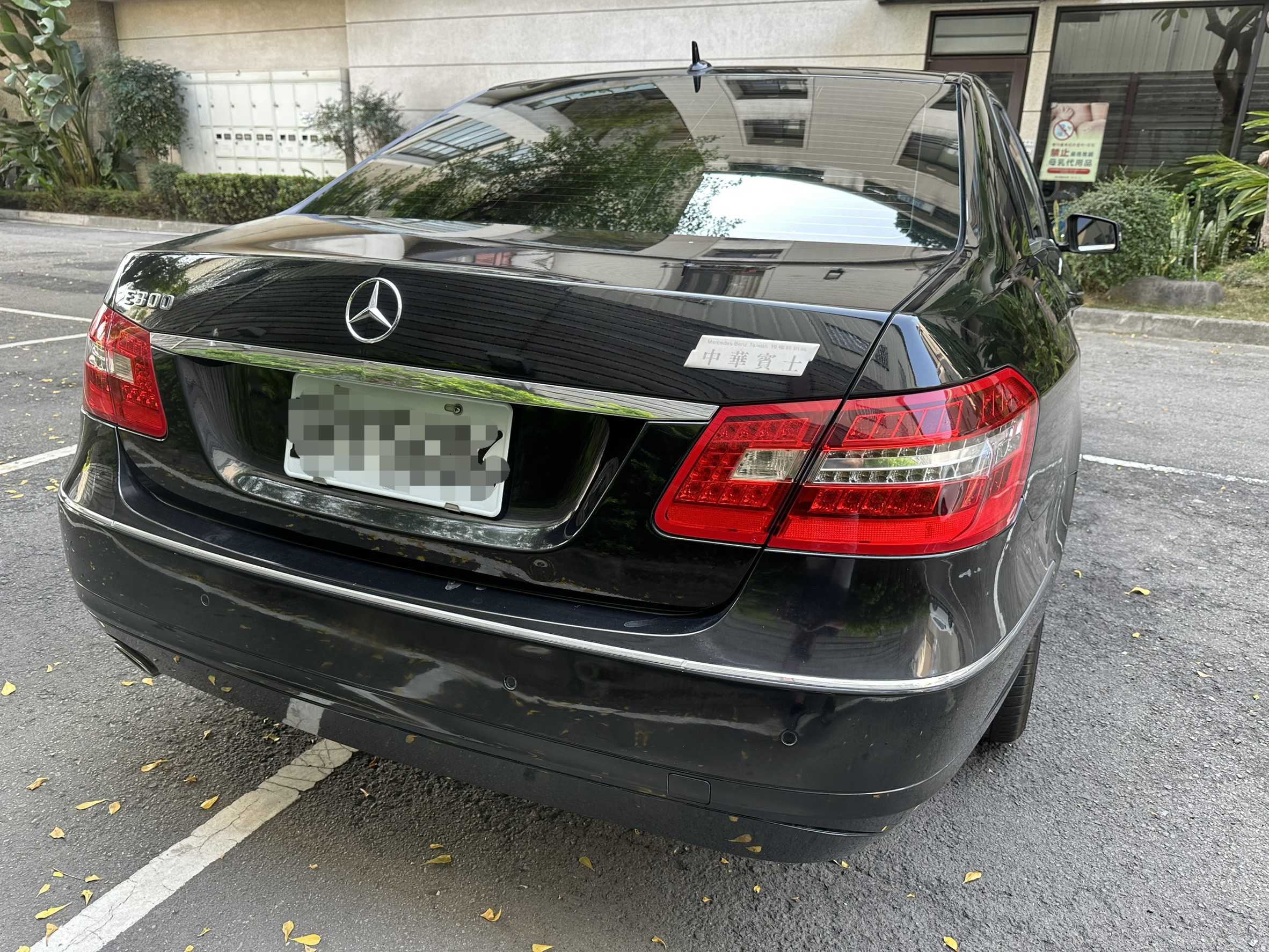 2011年 Mercedes-Benz E-Class E250 中古車照片 - Orange Garage