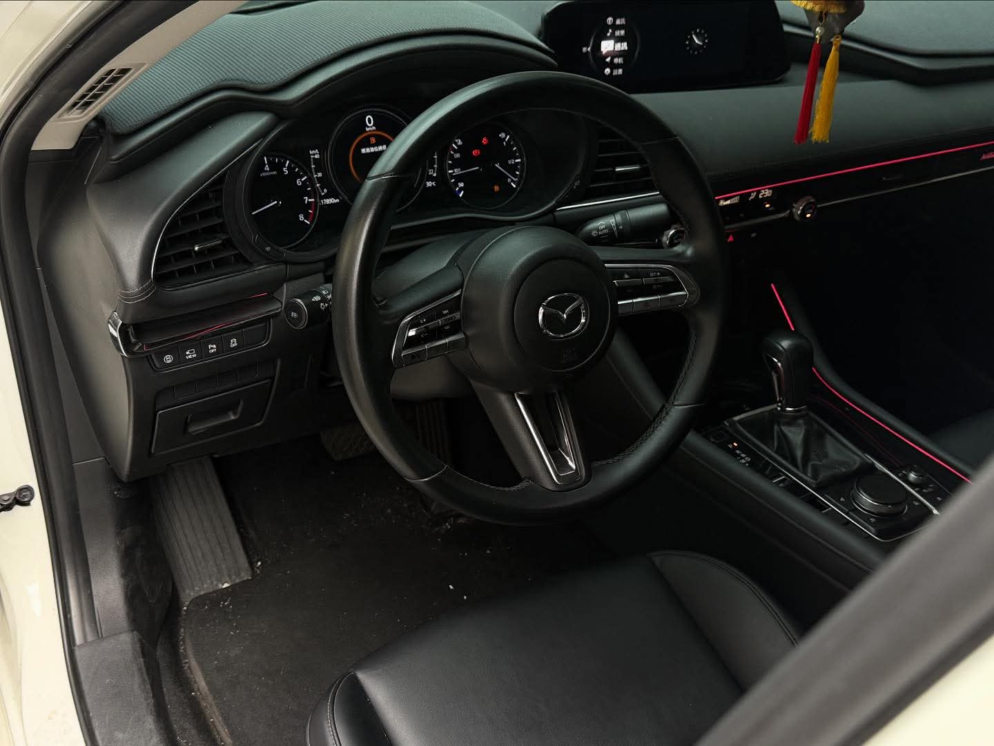 2019年 Mazda 3 4D Bose 旗艦款 中古車照片 - Orange Garage