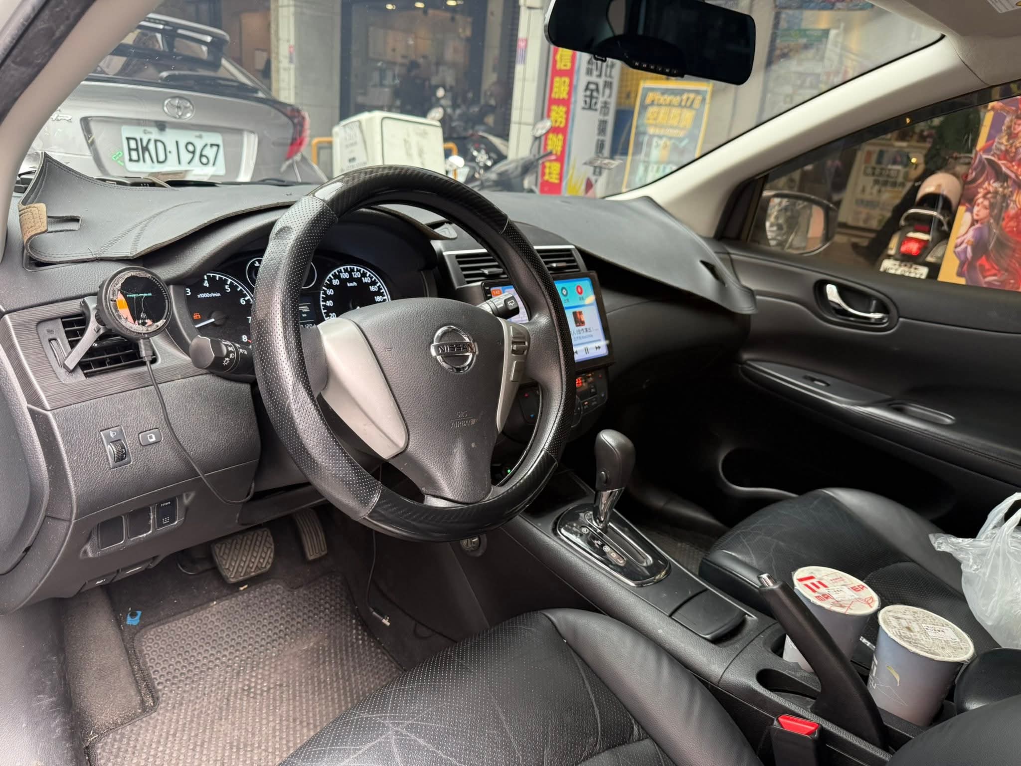 2015年 Nissan Tiida 5D 中古車照片 - Orange Garage
