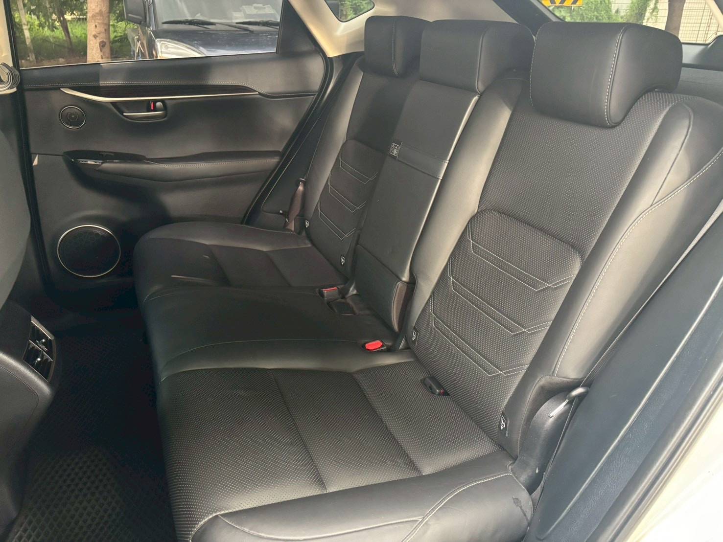 2015年 Lexus NX200t 中古車照片 - 澄色車庫