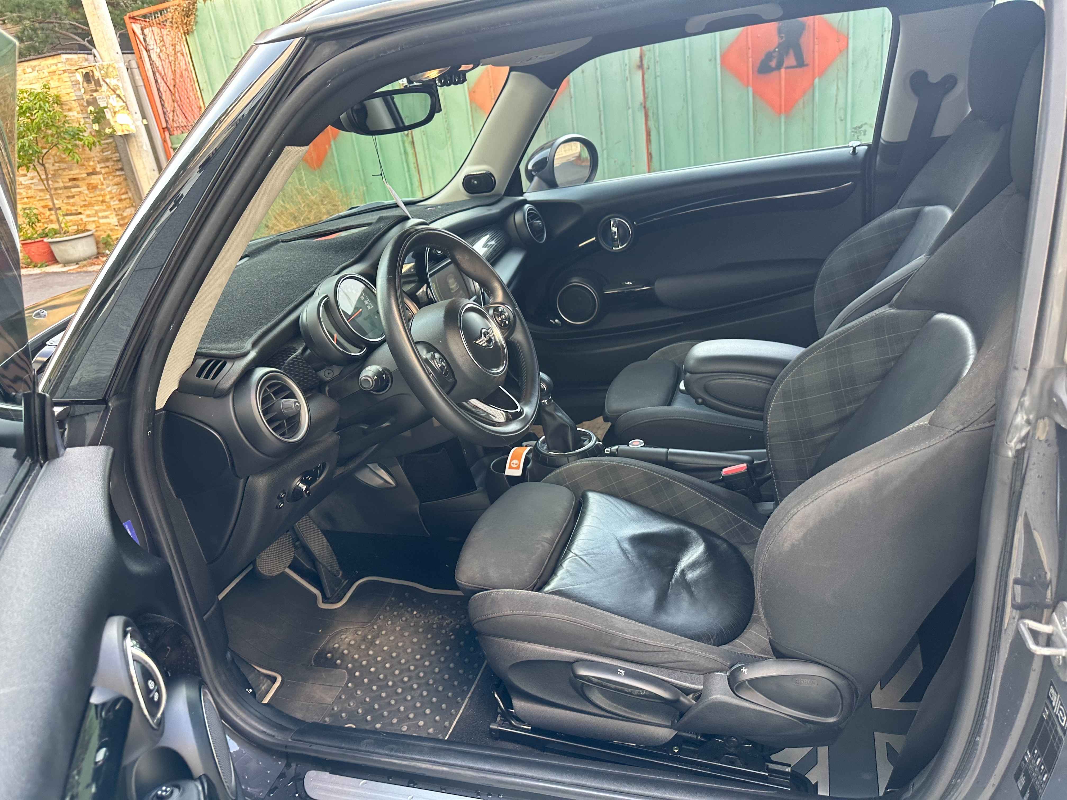 2015年 Mini Cooper S 3-Door 2.0 JCW版 中古車照片 - 澄色車庫