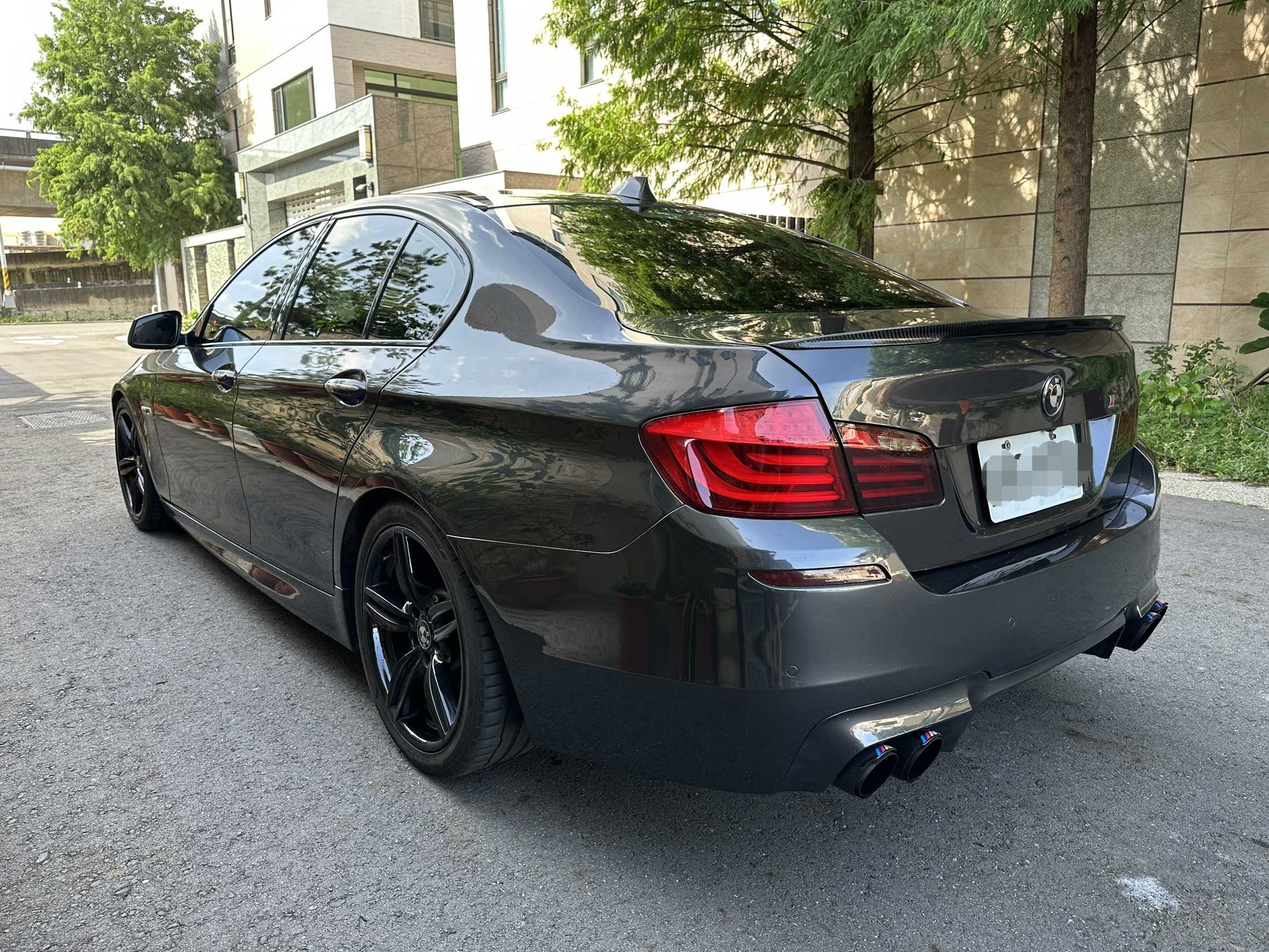 2011年 BMW 5 Series 535i M版 中古車照片 - 澄色車庫