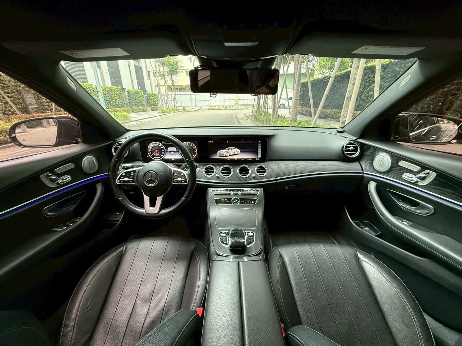 2019年 Mercedes-Benz E-Class E350 AMG 4MATIC 中古車照片 - Orange Garage