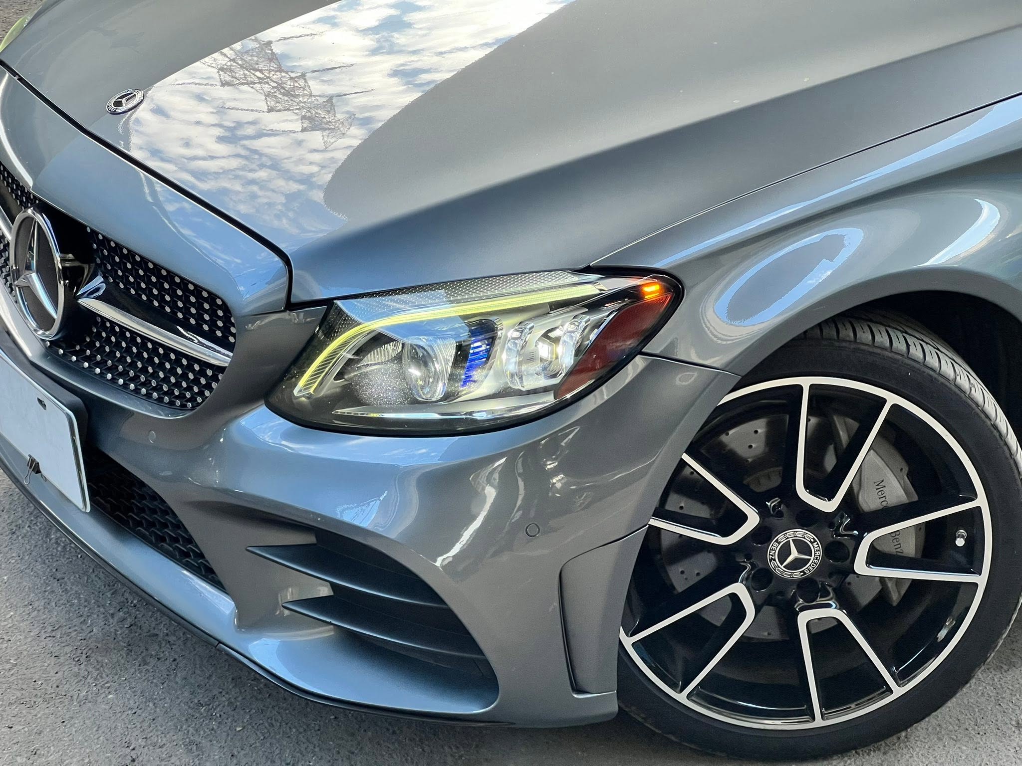 2019年 Mercedes-Benz C-Class C300 AMG 4MATIC 中古車照片 - Orange Garage