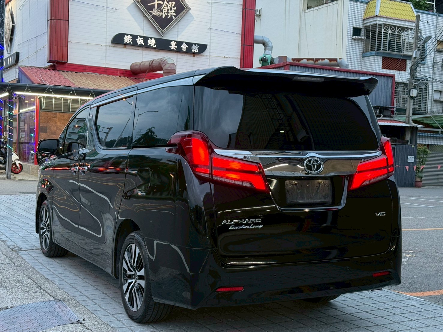 2019年 Toyota Alphard 3.5 中古車照片 - Orange Garage