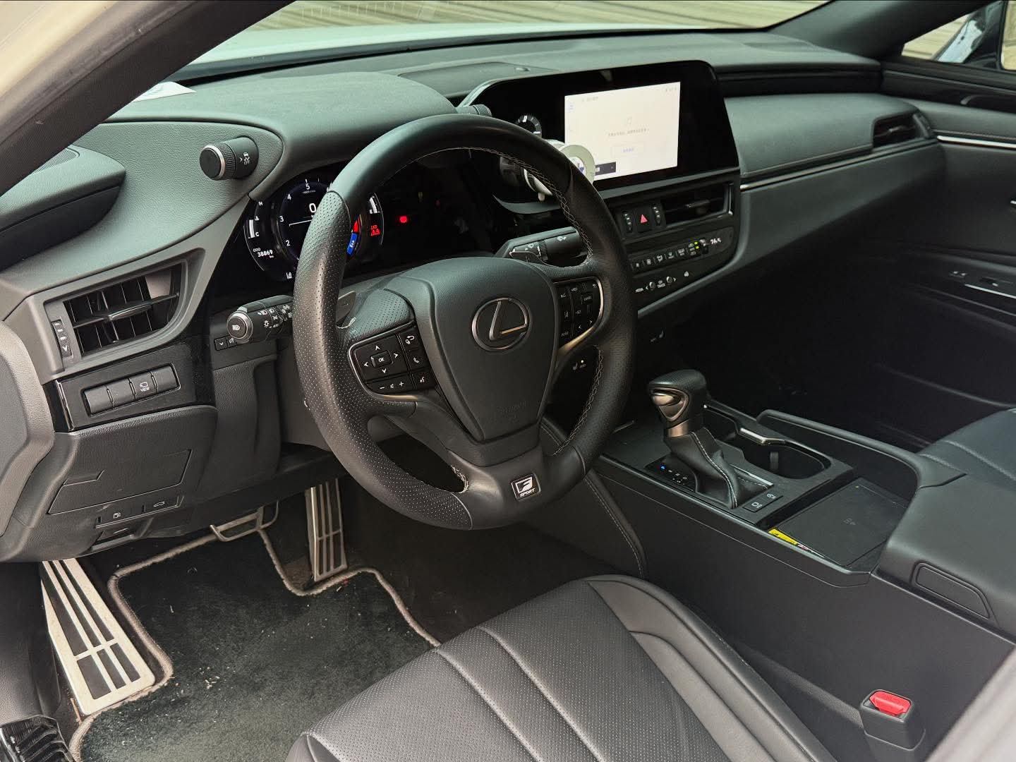 2022年 Lexus ES250 F-Sport 中古車照片 - Orange Garage