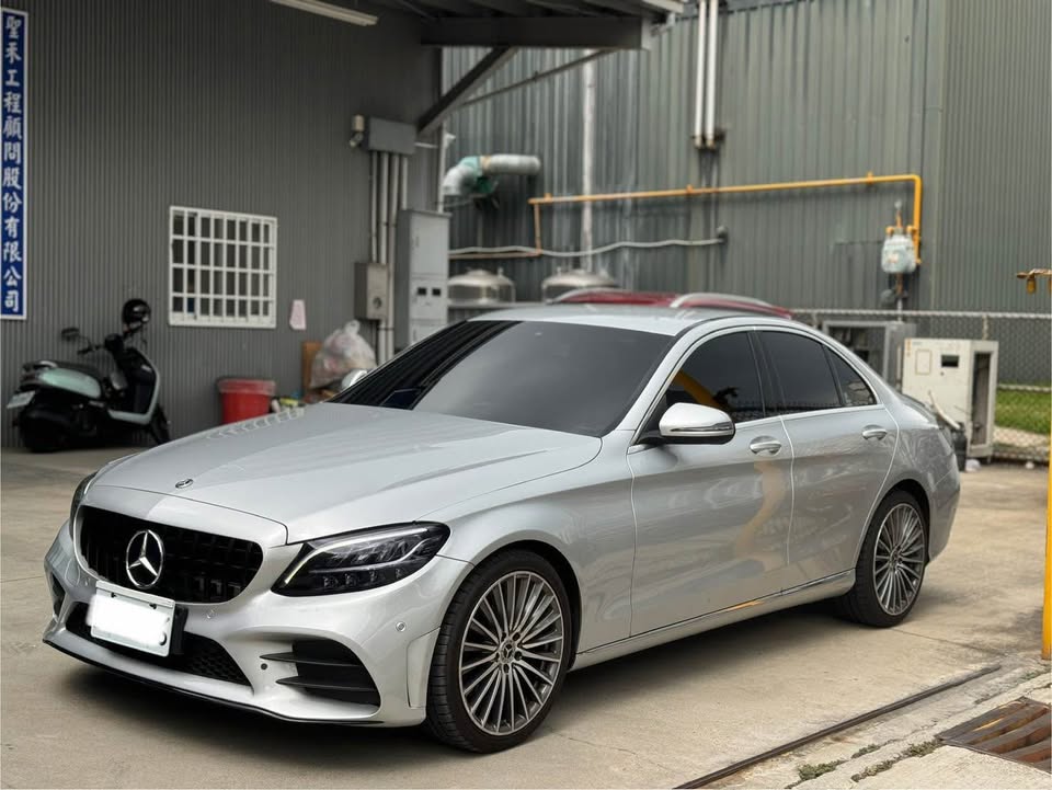 2018年 Mercedes-Benz C-Class C200 中古車照片 - Orange Garage