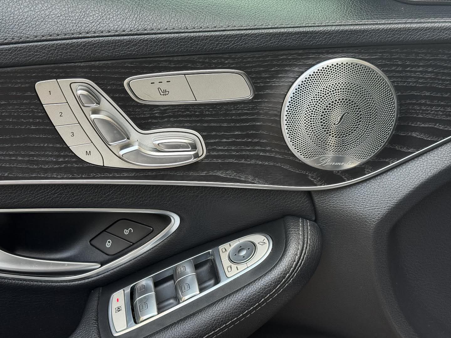 2016年 Mercedes-Benz C-Class C300 AMG 4MATIC 中古車照片 - Orange Garage