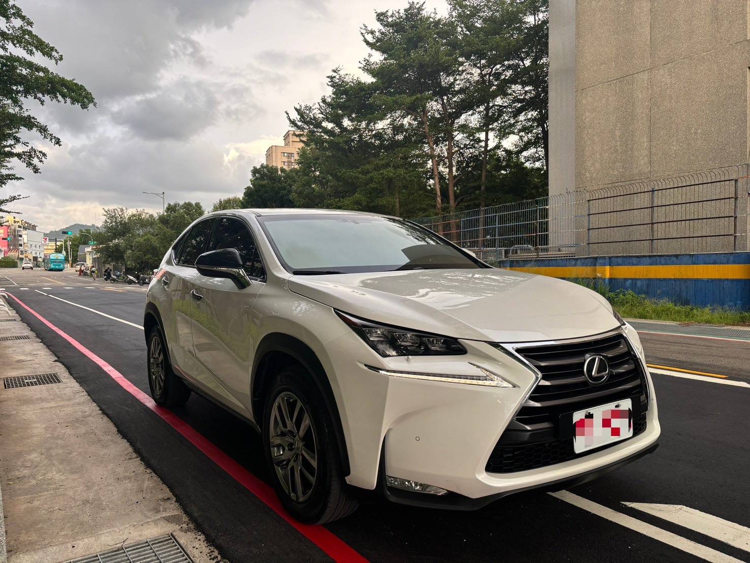 2015年 Lexus NX200t 中古車照片 - 澄色車庫