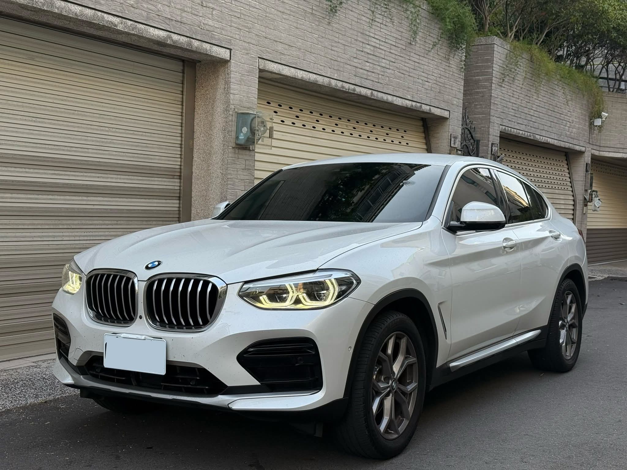2020年 BMW X4 20i xDrive 中古車照片 - Orange Garage