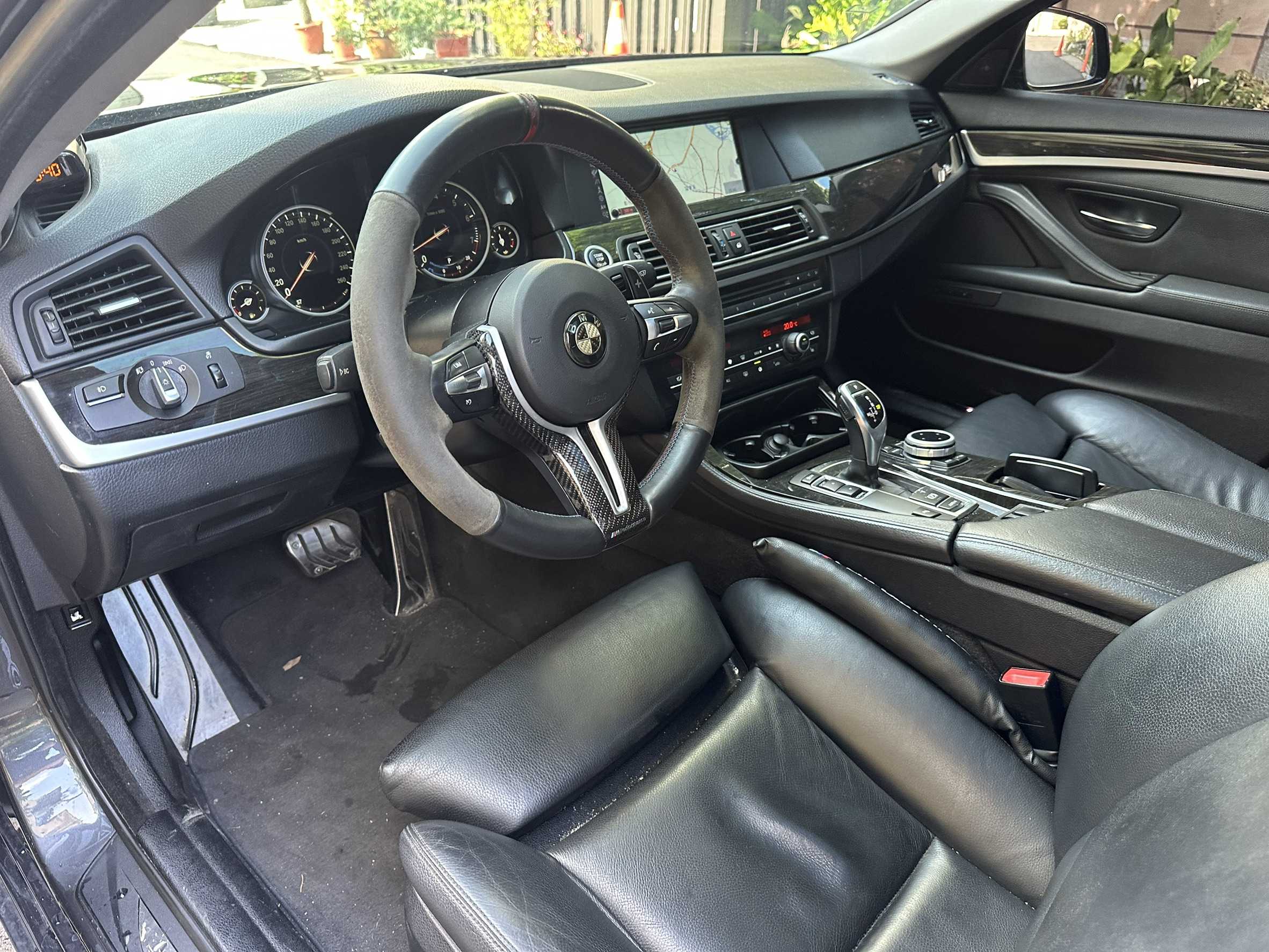 2011年 BMW 5 Series 535i M版 中古車照片 - 澄色車庫