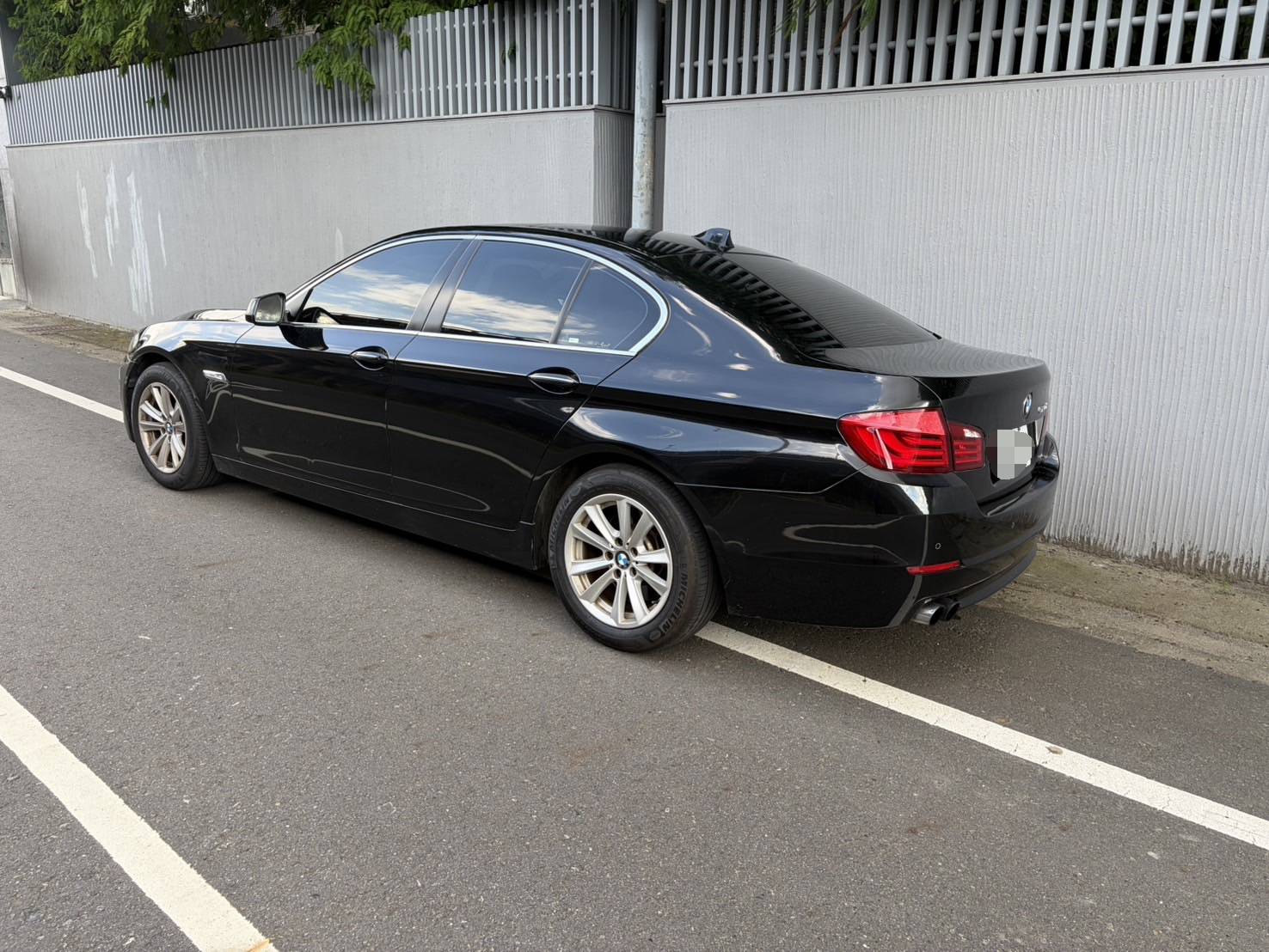 2013年 BMW 5 Series 520d 中古車照片 - Orange Garage