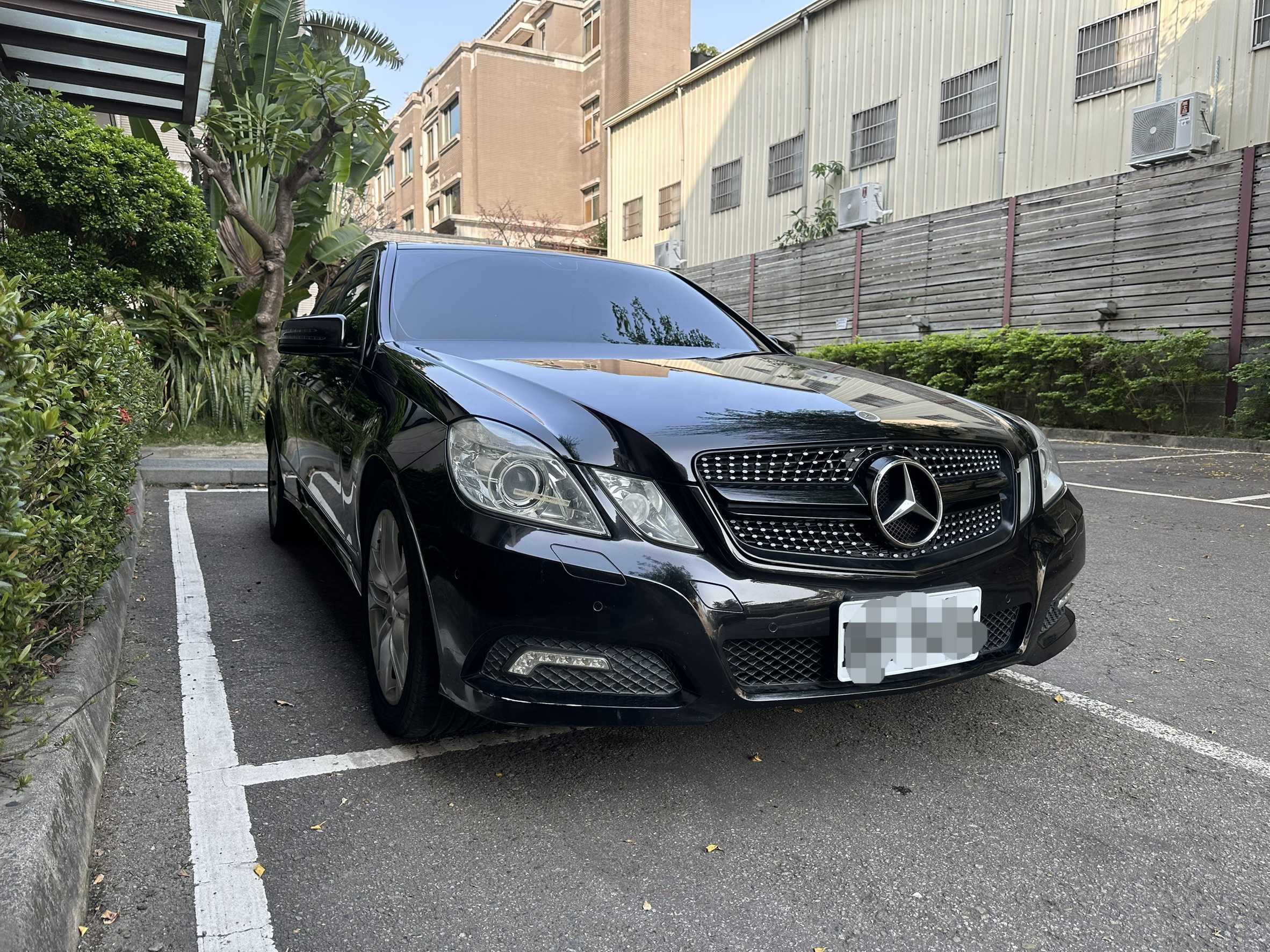 2011年 Mercedes-Benz E-Class E250 中古車照片 - Orange Garage