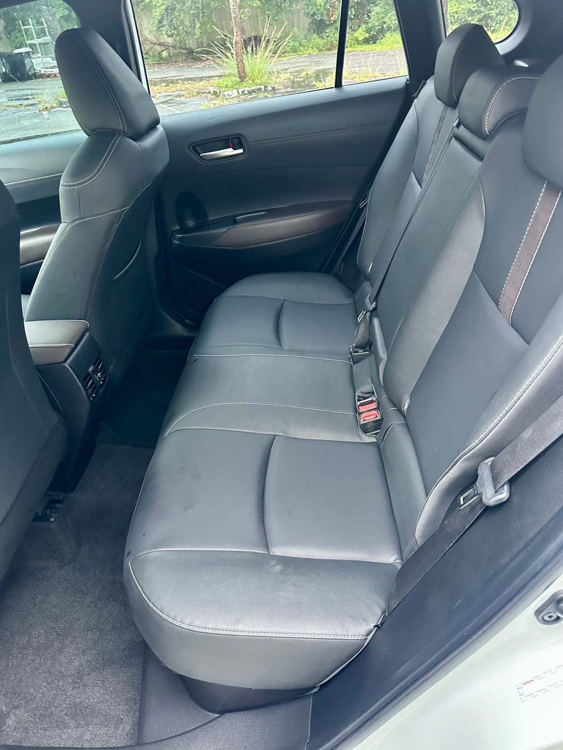 2024年 Toyota Corolla Cross 1.8 Hybrid 中古車照片 - Orange Garage