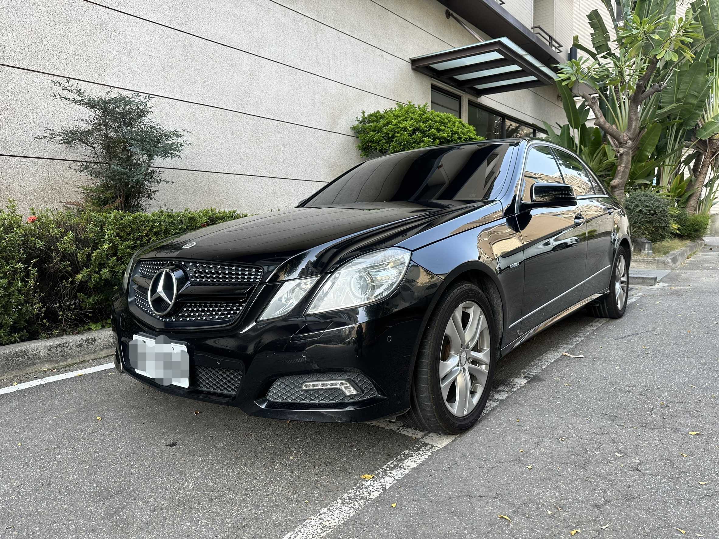 2011年 Mercedes-Benz E-Class E250 中古車照片 - Orange Garage
