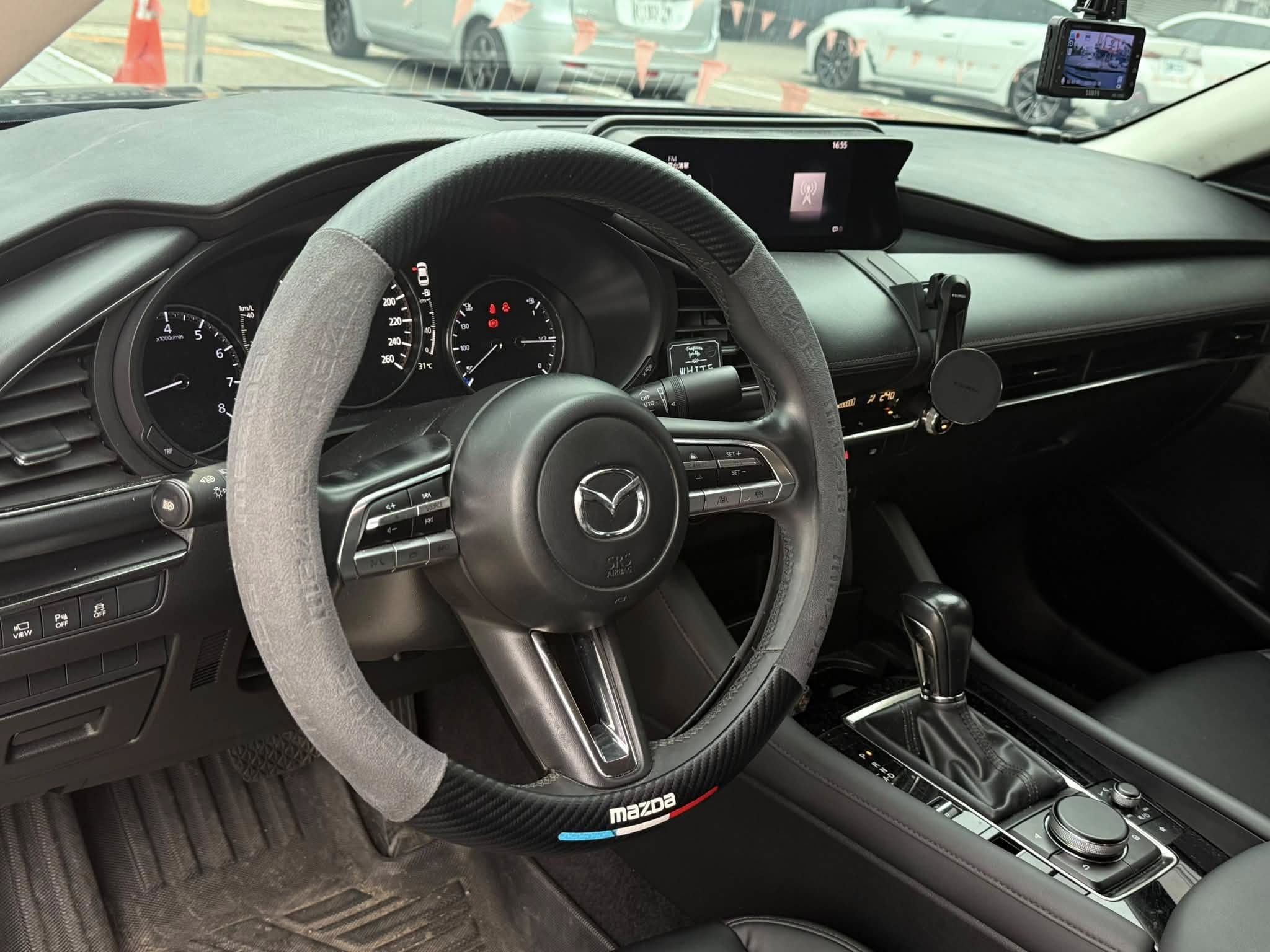 2019年 Mazda 3 4D Bose 旗艦款 中古車照片 - Orange Garage