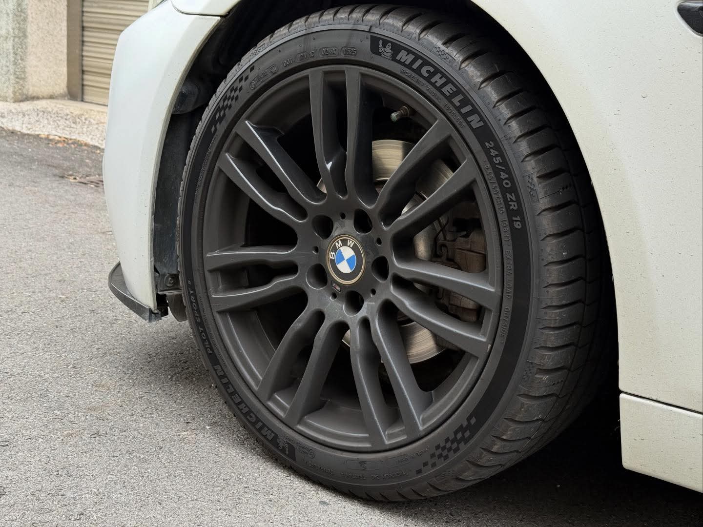 2014年 BMW 5 Series 528I 中古車照片 - Orange Garage