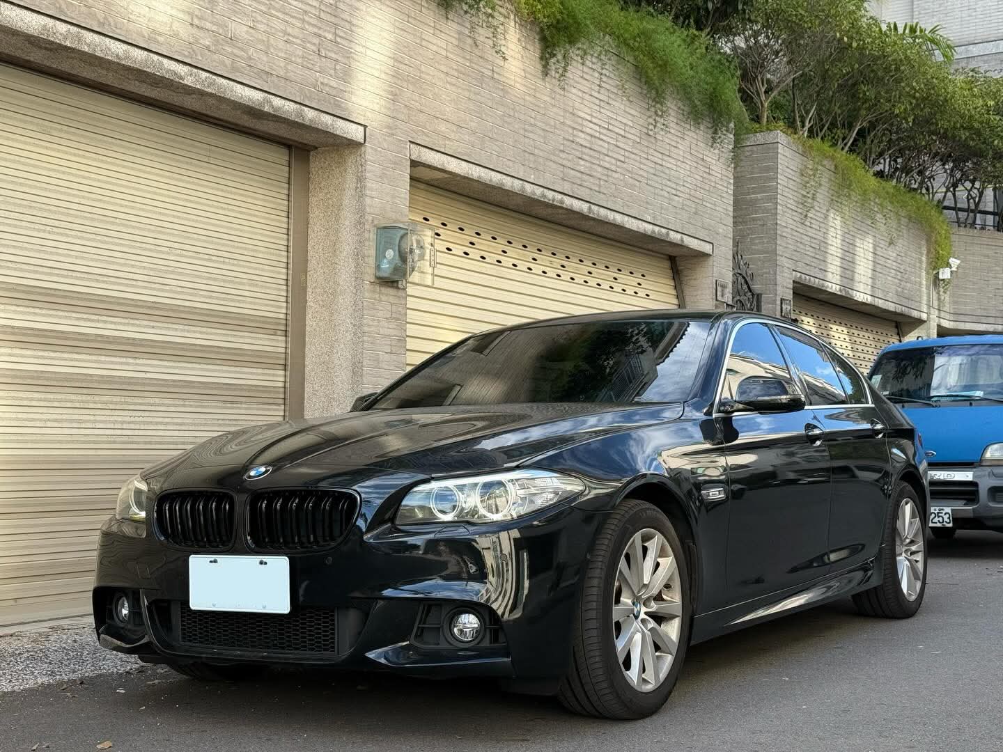 2014年 BMW 5 Series 520i Modern 中古車照片 - Orange Garage