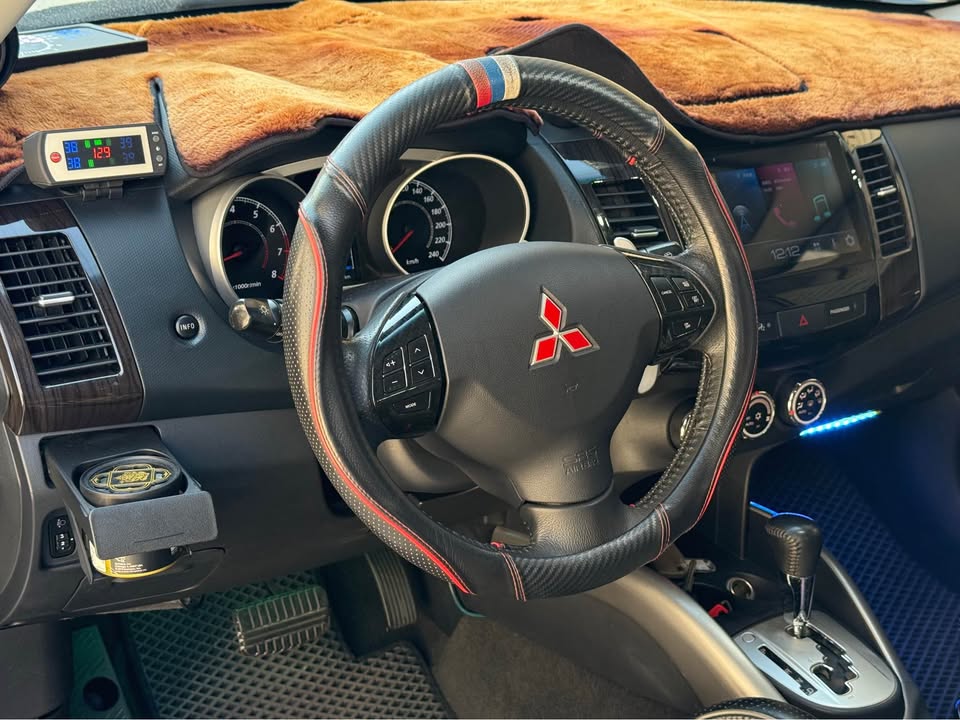 2010年 Mitsubishi Outlander 尊貴型 中古車照片 - Orange Garage