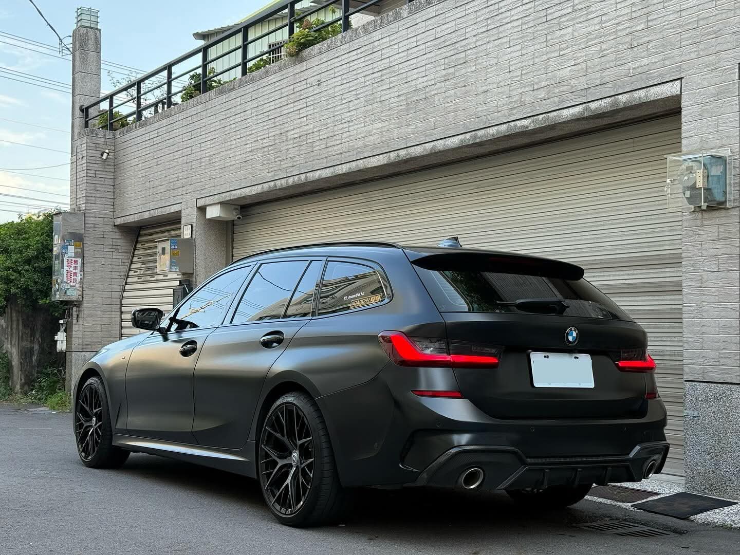 2022年 BMW 3 Series 320I Touring M-Sport 中古車照片 - Orange Garage