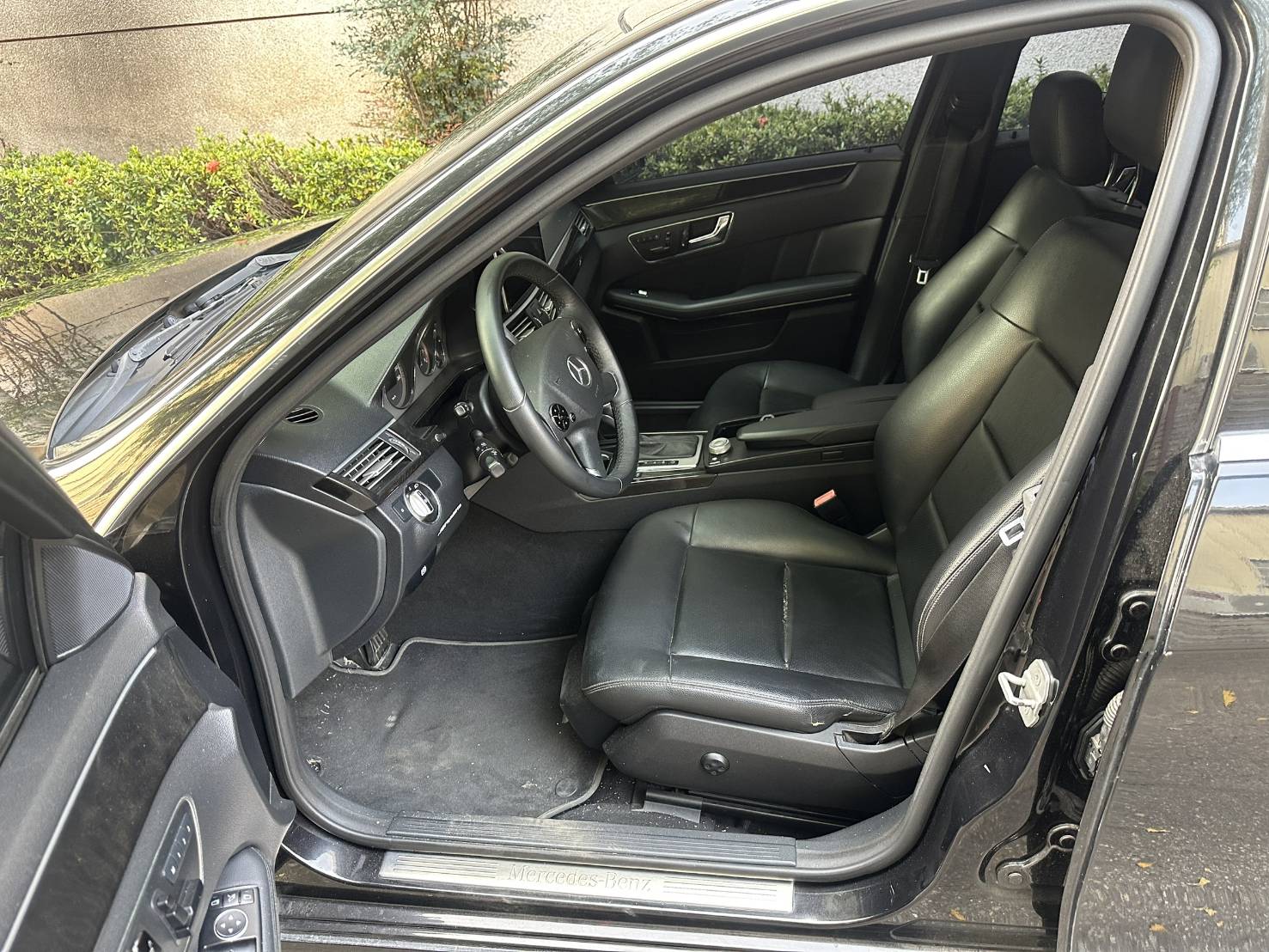 2011年 Mercedes-Benz E-Class E250 中古車照片 - Orange Garage
