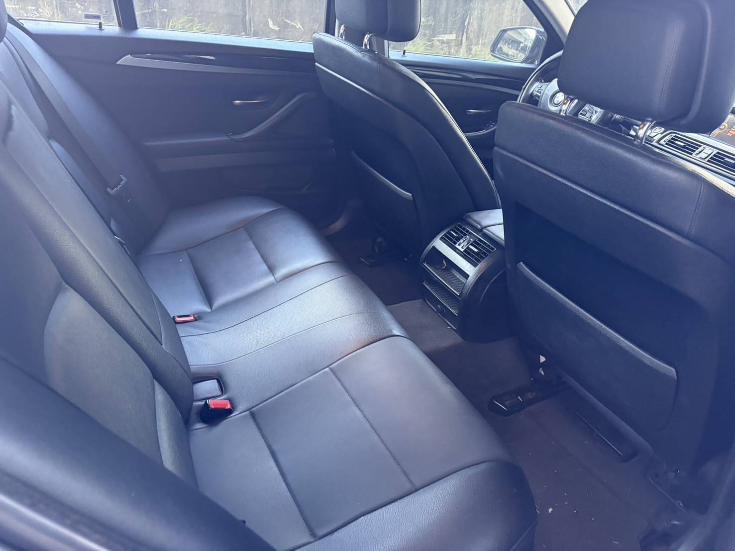 2013年 BMW 5 Series 520d 中古車照片 - Orange Garage